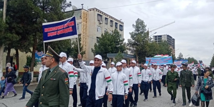 Сегодня тысячу призывников из Хатлонской области проводили  на воинскую службу