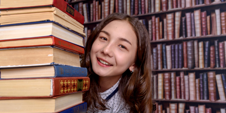 В Согдийской области подвели итоги фестиваля «Неделя детской книги»