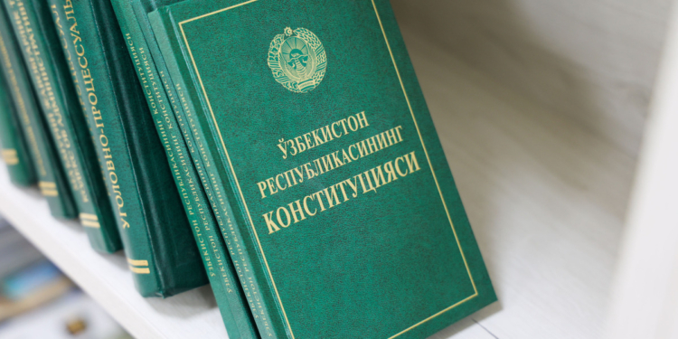 Сформировать к коррупции нетерпимое отношение