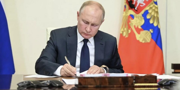 Президент России Владимир Путин подписал указ об ответных мерах в случае изъятия российских активов за рубежом