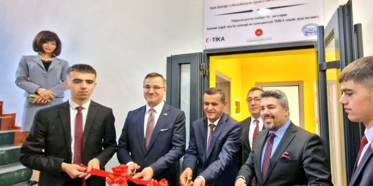 TIKA создал в Таджикистане «Центр планирования карьеры»