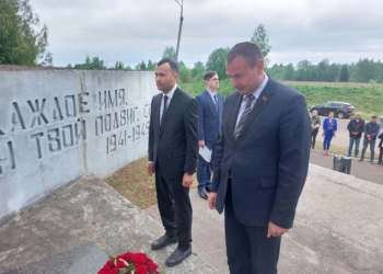 Открытие мемориальной плиты с именами погибших в годы ВОВ бойцов-таджиков состоялось в Витебске