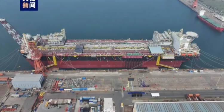В Китае в эксплуатацию сдан первый в мире «морской нефтеперерабатывающий завод»