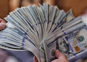 Глава МВФ заявила о постепенном отказе мира от доллара