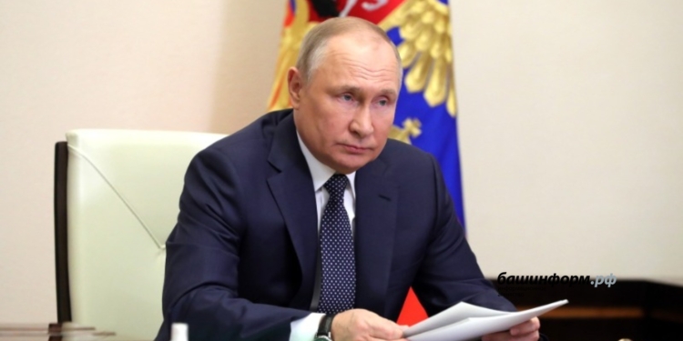 Путин поручил создать все условия, необходимые для адаптации мигрантов