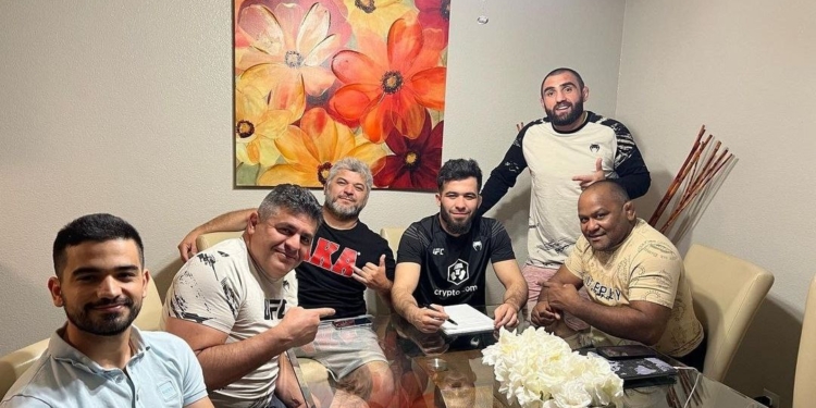 Муин Гафуров подписал контракт с UFC