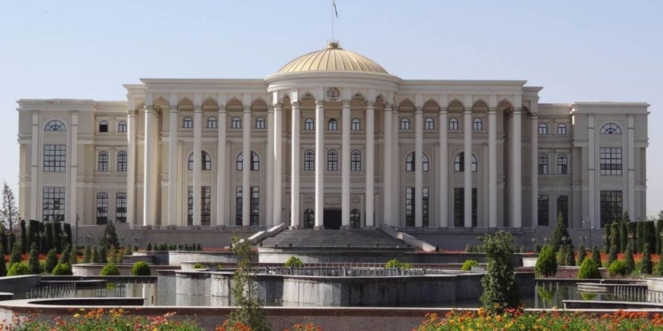 Эмомали Рахмон провёл кадровые перестановки