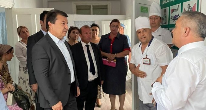 Министр здравоохранения посетил районные больницы Согдийской области