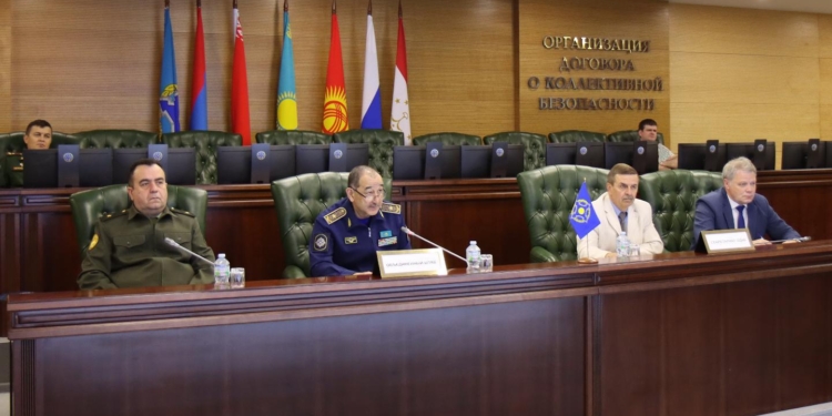 В ОДКБ рассмотрели вопросов подготовки и проведения учений с Миротворческими силами