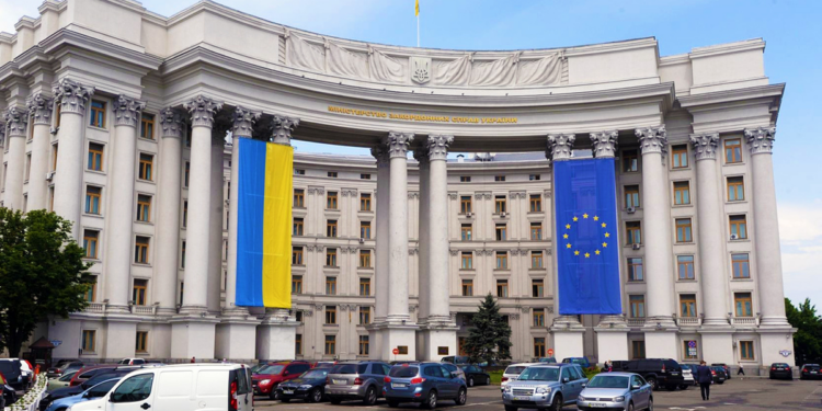МИД Украины вызвал посла Кыргызстана для объяснений относительно содействия РФ в обходе санкций
