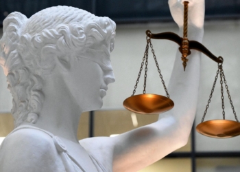 В Душанбе суд приговорил сотрудника военкомата к 10 годам колонии за мошенничество