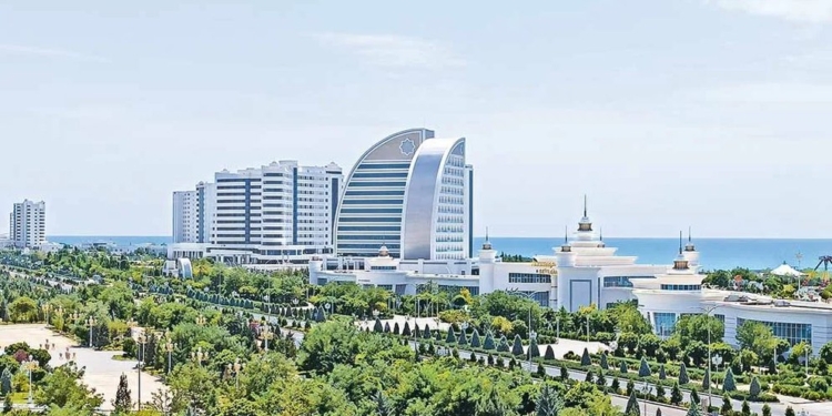 Правительству Туркмении разрешили уйти в отпуск с 1 августа по 1 сентября