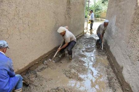 В джамоате Урметан Айнинского района из-за селей пострадало 161 хозяйство