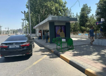Мусорные урны для пластиковой тары установлены в столичном районе Сино