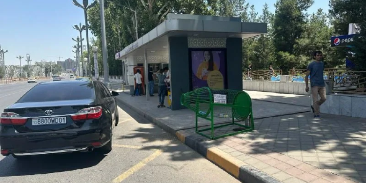 Мусорные урны для пластиковой тары установлены в столичном районе Сино