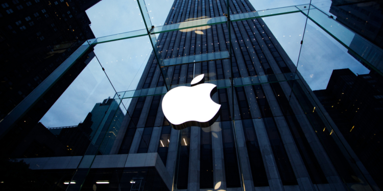 Рыночная капитализация Apple превысила $3 трлн