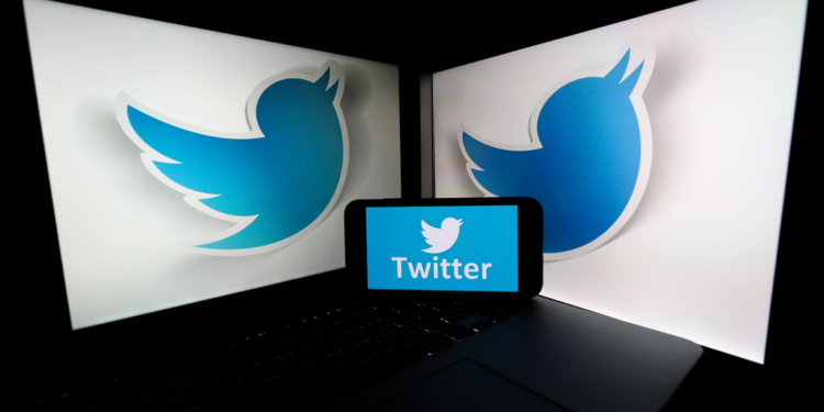 Илон Маск объявил об ограничениях на чтение постов в Twitter