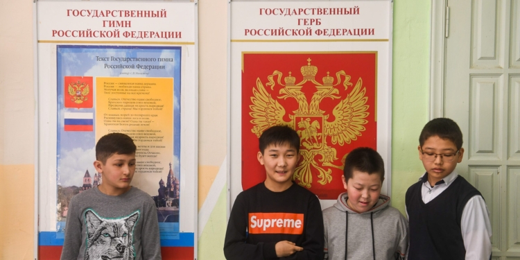 В России предлагают запретить принимать в школы  не говорящих по-русски детей мигрантов