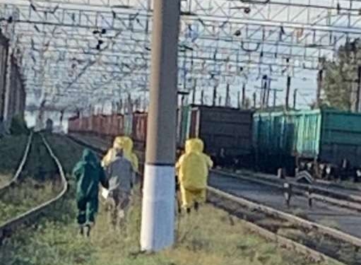 В Казахстана в результате схода вагонов с рельсов разлилась серная кислота
