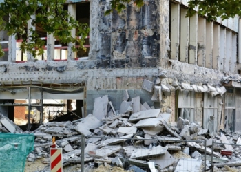 Мощное землетрясение магнитудой около 6,8 потрясло Марокко