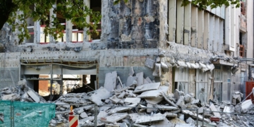 Мощное землетрясение магнитудой около 6,8 потрясло Марокко