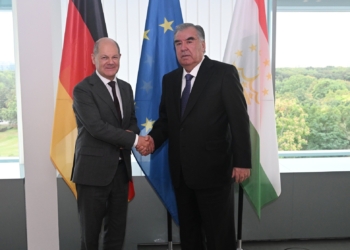 Эмомали Рахмон встретился с Федеральным канцлером Германии Олафом Шольцем