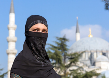 В Швейцарии запретили носить закрывающую лицо одежду