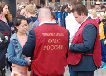 В Госдуму внесен проект об обязательном выдворении мигрантов из РФ при нарушении закона
