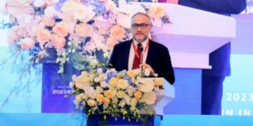 Генеральный директор АО «ОТЛК ЕРА» отметил стремительный рост трансграничных перевозок Китай-Европа