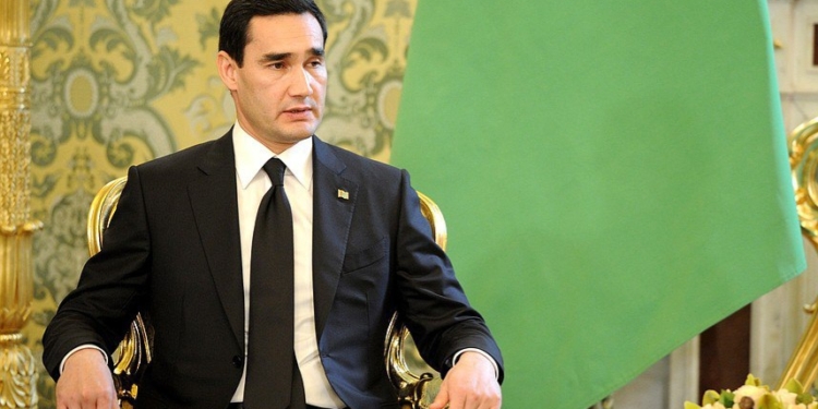 Президент Туркменистана Сердар Гурбангулы Бердымухамедов получил звание Героя Туркменистана