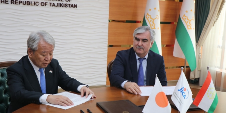 Госслужащие Таджикистана смогут учиться в вузах Японии
