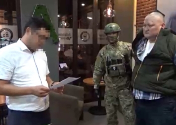 В Киргизии за вымогательство у помощника президента $300 тыс. задержан экс-чиновник