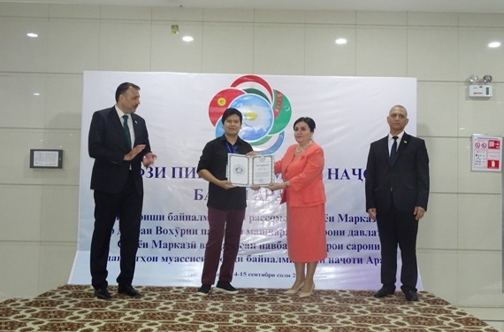 Выставка художников Центральной Азии «Охрана ледников – фактор защиты Аральского моря» прошла в Душанбе