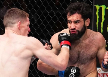 Мухаммад Наимов победил британца Натаниэля Вуда на UFC 294