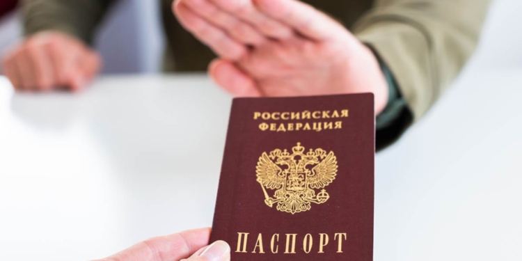 В Таджикистане Посольство РФ приостановило прием по вопросам гражданства