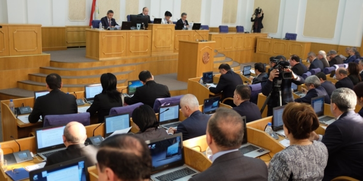 Таджикистан ратифицировал соглашение СНГ о содействии занятости населения