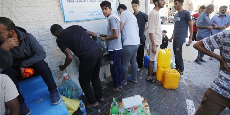 ЮНИСЕФ: Дети в Газе используют грязную воду из колодцев