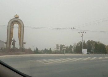 В Таджикистане снова пыльная буря