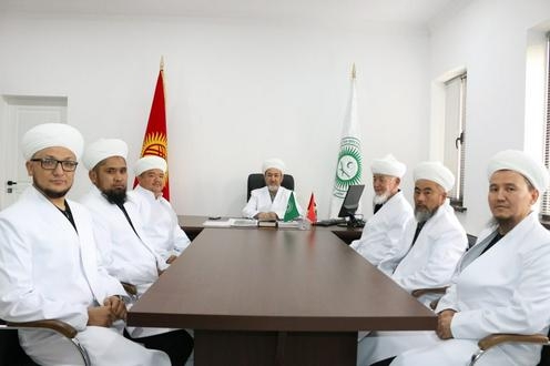 Киргизия: Муфтият страны призвал соотечественников отказаться от идеи джихада в Палестине