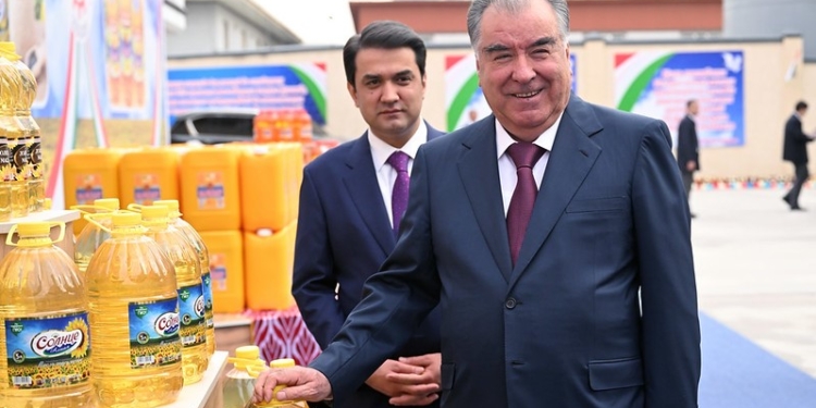 В Душанбе открыли маслобойное предприятие ООО «Файзи баракат»