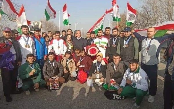 Таджикские спортсмены в Чемпионате мира по борьбе на поясах завоевали семь медалей