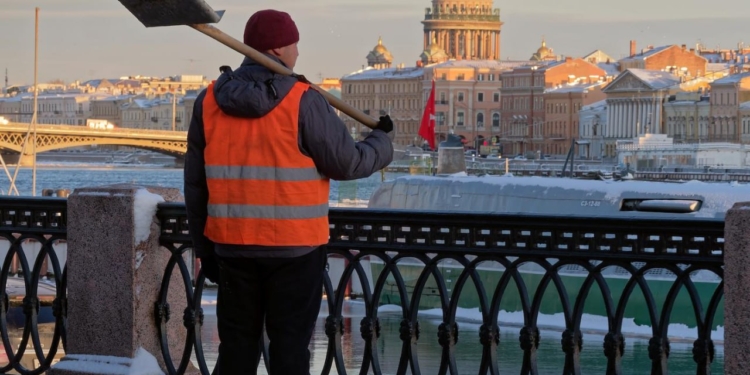 В Санкт-Петербурге планируют поменять законы о миграции из-за «резиновых» квартир