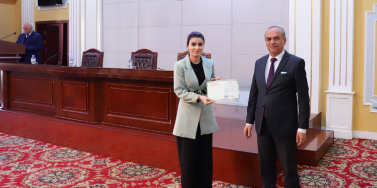 Молодые таджикские дипломаты повысили свою квалификацию