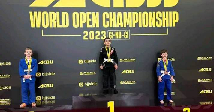 Таджикский школьник завоевал золотую медаль на Чемпионате мира по джиу-джитсу