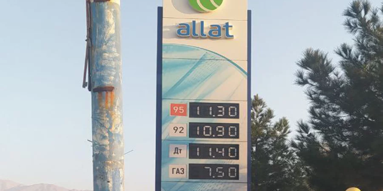 Незначительно снизилась цена на сжиженный газ на АЗС Худжанда