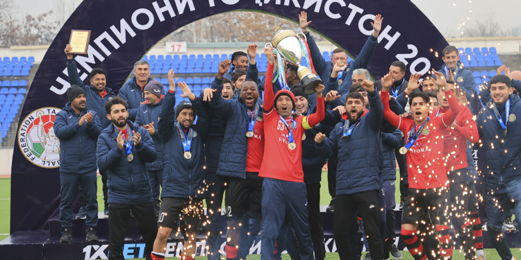 «Истоклолу» вручен чемпионский кубок и золотые медали
