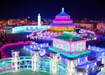 На северо-востоке Китая открылся 25-й фестиваль «Большой мир льда и снега»
