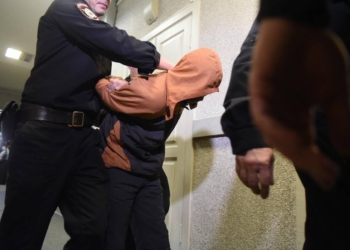 В Петербурге задержаны трое подростков, нападавших на мигрантов-дворников