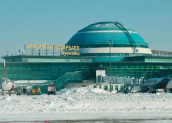 Аэропорт Астаны приостановил прием рейсов на 2,5 часа из-за непогоды