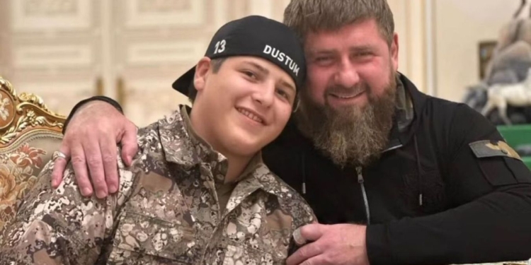 Вызвавший на поединок сына Кадырова блогер из Казахстана извинился после угроз